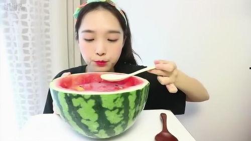 女的旅游吃瓜,女性游客的旅游“吃瓜”之旅